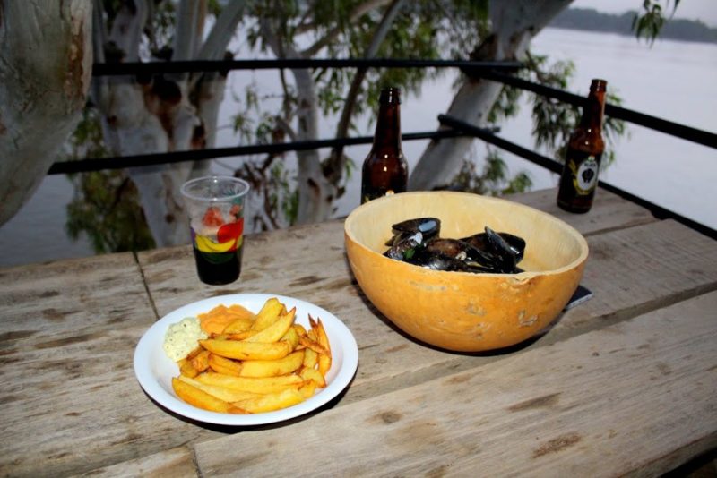 Moules, frites au Cap banga Un endroit à visiter à Niamey