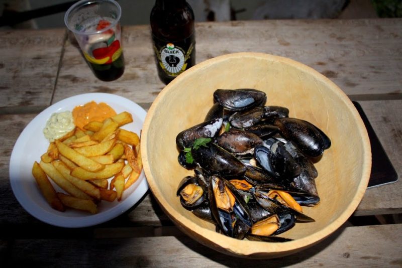 Moules, frites au Cap banga Un endroit à visiter à Niamey