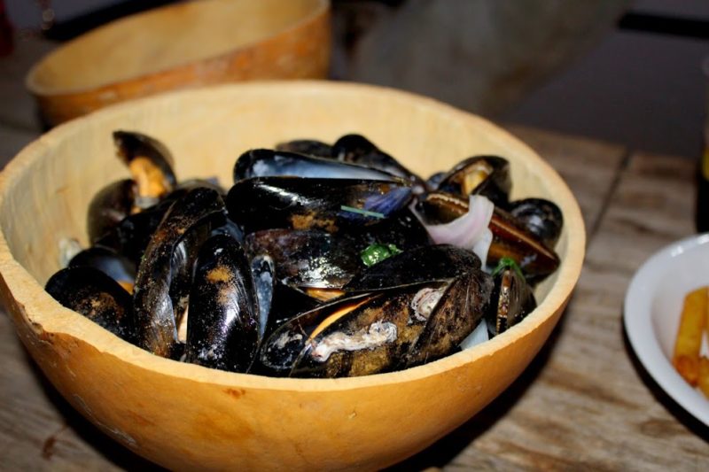 Moules, frites au Cap banga Un endroit à visiter à Niamey