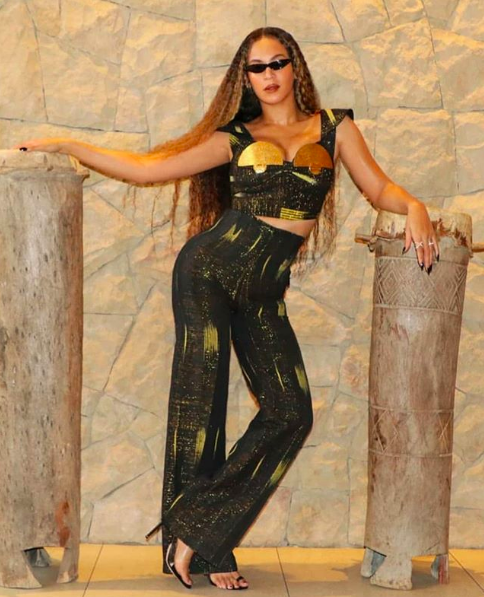 10 tenues en pagne portées par Beyoncé #lookenpagne #Beyoncé #ankarastyle #ankaramode #robeenpagne #lookbook 